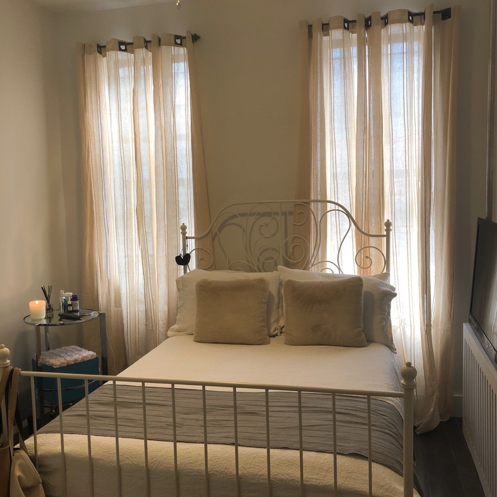 Full size bed,mattress is not included